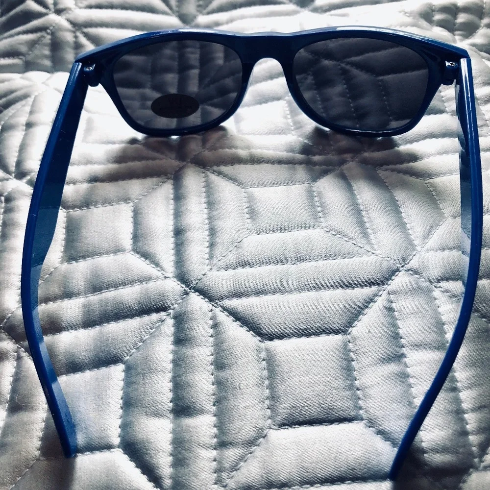 Never Worn Wayfarer-style Sunglasses